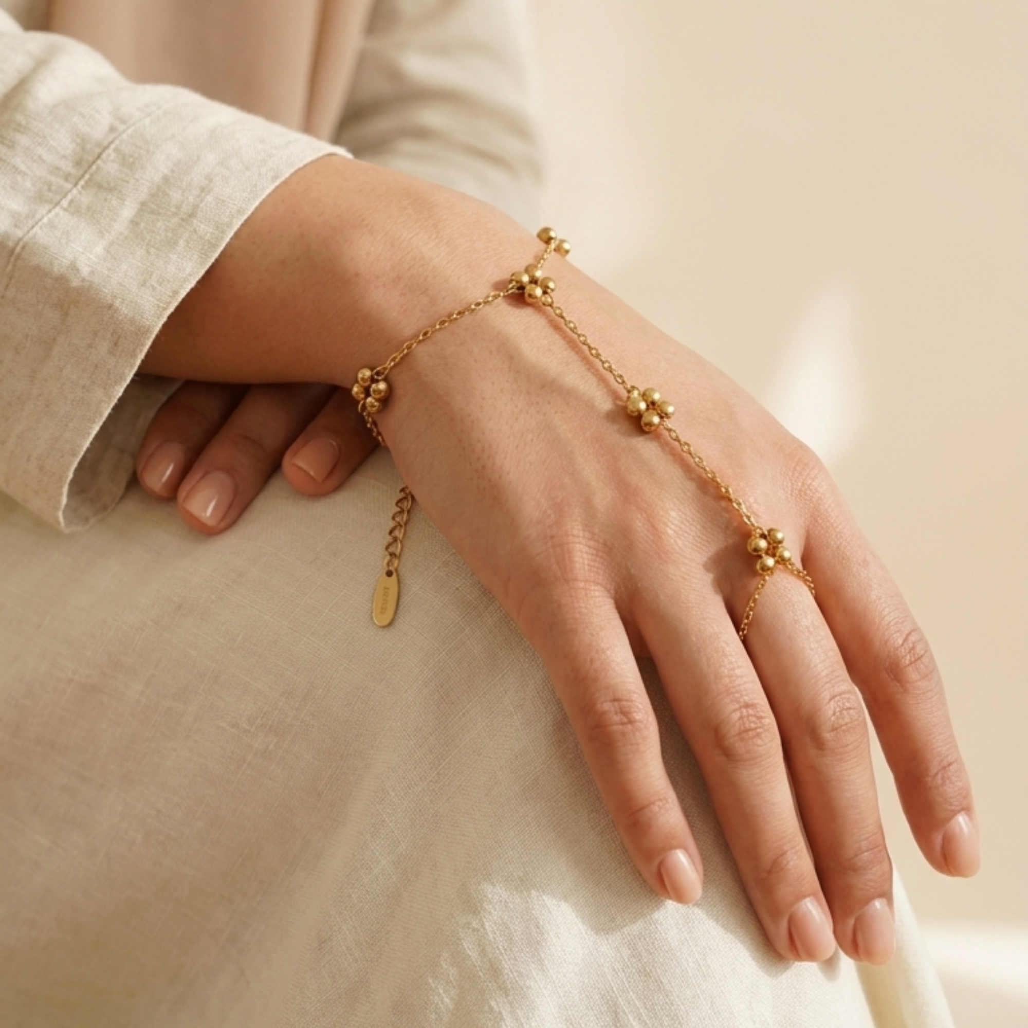 Noor Hand Chain